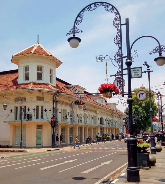 Blog Dulins Tour And Travel bandung historical Tour